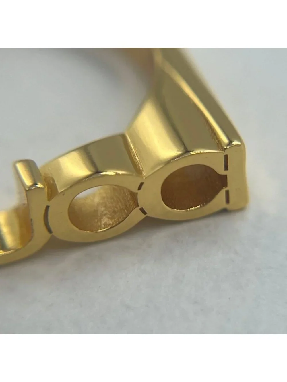 Gucci No 16: Logo Ring M Gold